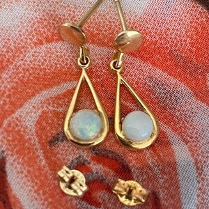 Solid 14K Gold Teardrop Genuine Opal Dangle Earrings. Marked 14K. Length:3/4”.